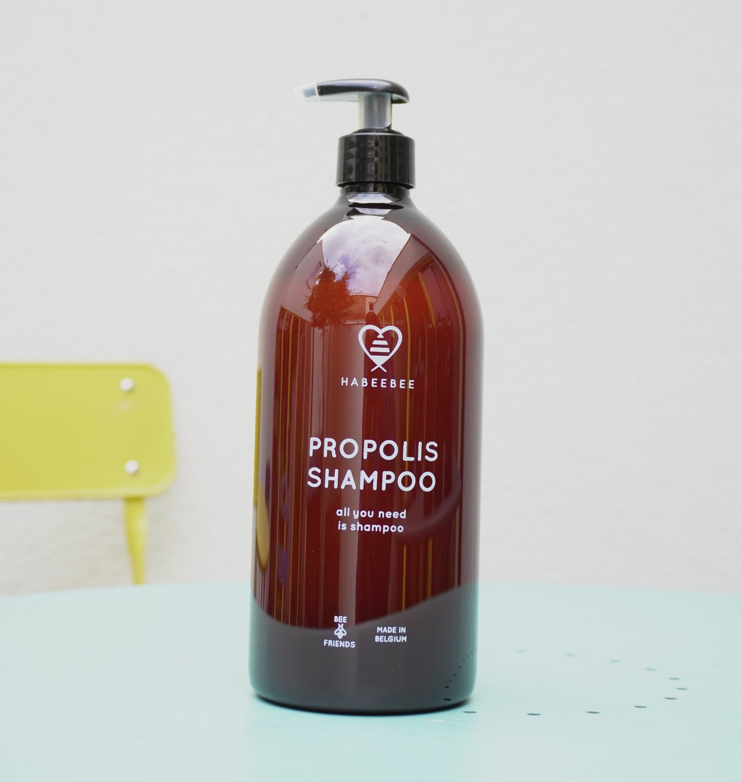 Liquid propolis shampoo